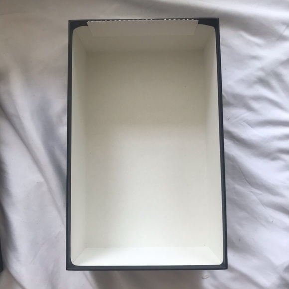 Gucci Shoe Box with Flaws - Picture 5 of 5